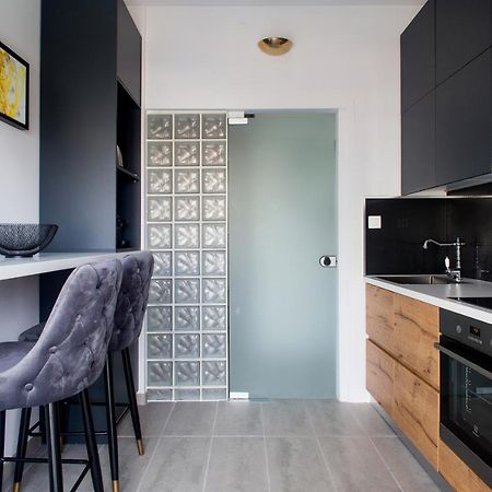 Athenalux Apartment Modern Bright ภายนอก รูปภาพ