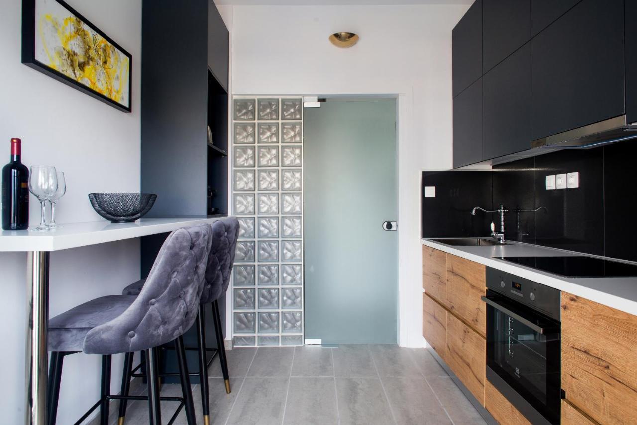 Athenalux Apartment Modern Bright ภายนอก รูปภาพ