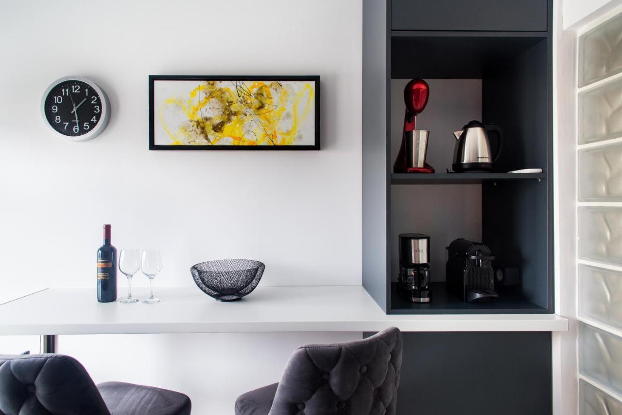 Athenalux Apartment Modern Bright ภายนอก รูปภาพ