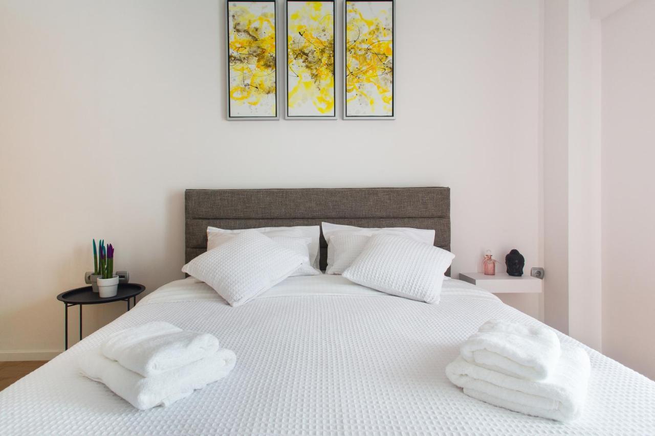 Athenalux Apartment Modern Bright ภายนอก รูปภาพ
